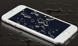 iPhone手机进水怎么办？手机进水三要三不要苹果手机进水「iPhone手机进水怎么办？手机进水三要三不要」